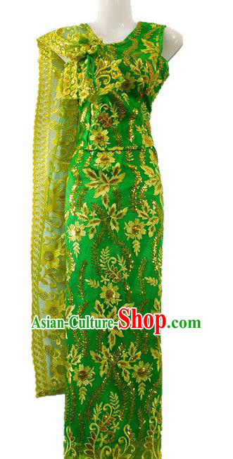 Traditional Chinese Dai Nationality Embroidered Green Outfit Costumes Dai Ethnic Dance Blouse and Straight Skirt with Tippet Veil