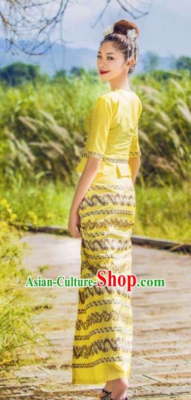 Chinese Dai Nationality Fashion Costumes Traditional Dai Ethnic Yellow Blouse and Straight Skirt Outfits