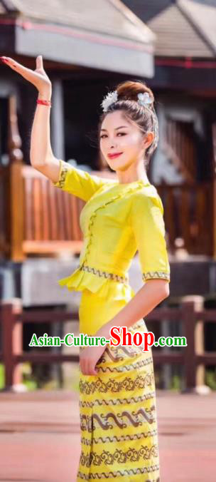 Chinese Dai Nationality Fashion Costumes Traditional Dai Ethnic Yellow Blouse and Straight Skirt Outfits