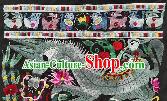 Chinese Traditional Embroidered Green Horse Monkey Fabric Patches Handmade Embroidery Craft Miao Ethnic Accessories Embroidering Applique