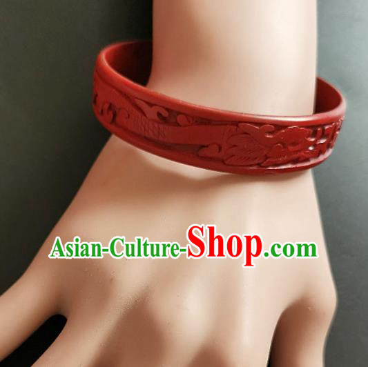 Chinese Traditional Handmade Carving Fish Dragon Craft Black Lacquerware Bracelet Accessories