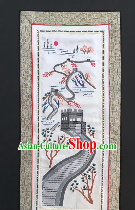 Chinese National Embroidered Red Leaf Great Wall Paintings Traditional Handmade Embroidery Craft Decorative White Silk Picture