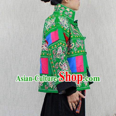 Traditional Chinese Embroidered Green Short Coat National Costume Tang Suit Plated Buttons Upper Outer Garment for Women