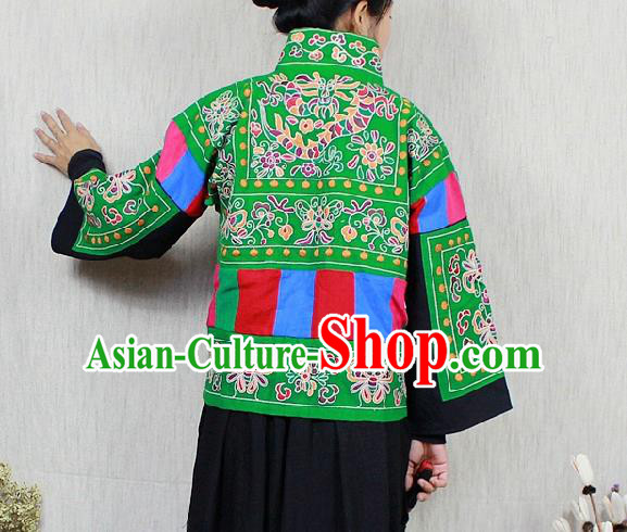 Traditional Chinese Embroidered Green Short Coat National Costume Tang Suit Plated Buttons Upper Outer Garment for Women