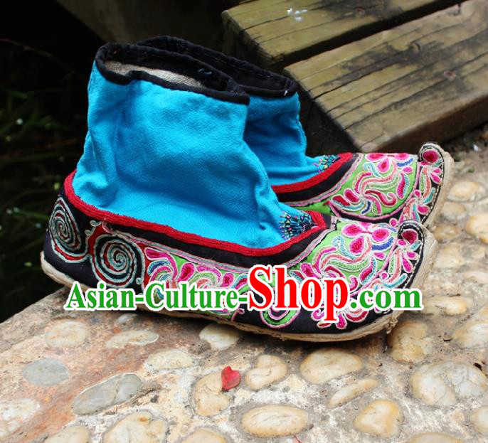 Asian Chinese Handmade Yunnan Ethnic Shoes National Shoes Embroidered Shoes Traditional Embroidery Court Shoes for Women