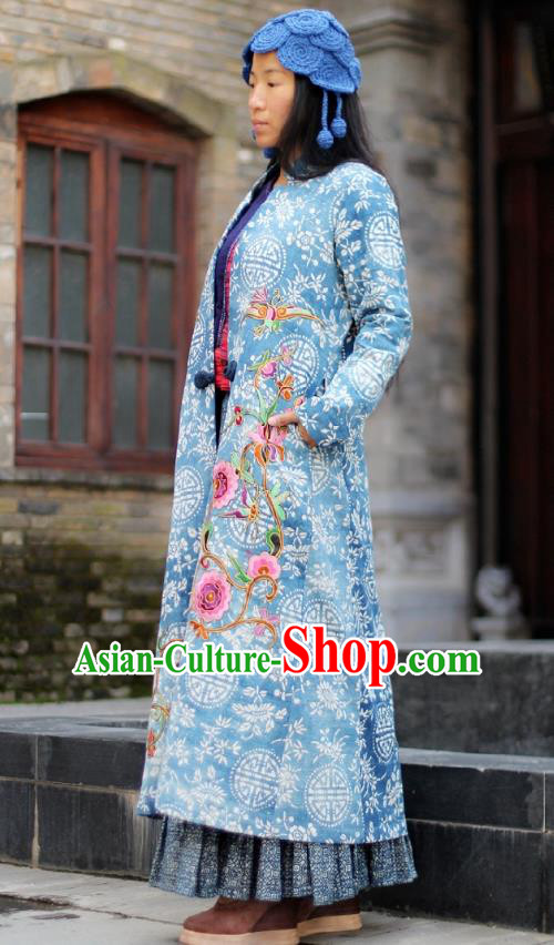 Traditional Chinese Embroidered Coat National Costume Tang Suit Batik Garment Overcoat for Women