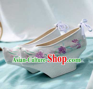Chinese Qing Dynasty Saucers Shoes Ancient Princess Embroidery Peach Blossom Shoes Traditional Court Lady Shoes Embroidered Shoes Handmade Satin Shoes