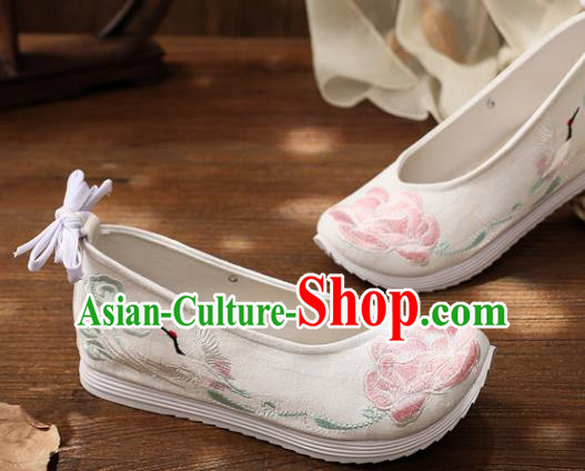 Chinese Ming Dynasty Palace Lady Shoes Ancient Princess Embroidery Peony Shoes Traditional Embroidered Shoes Handmade Hanfu White Cloth Shoes