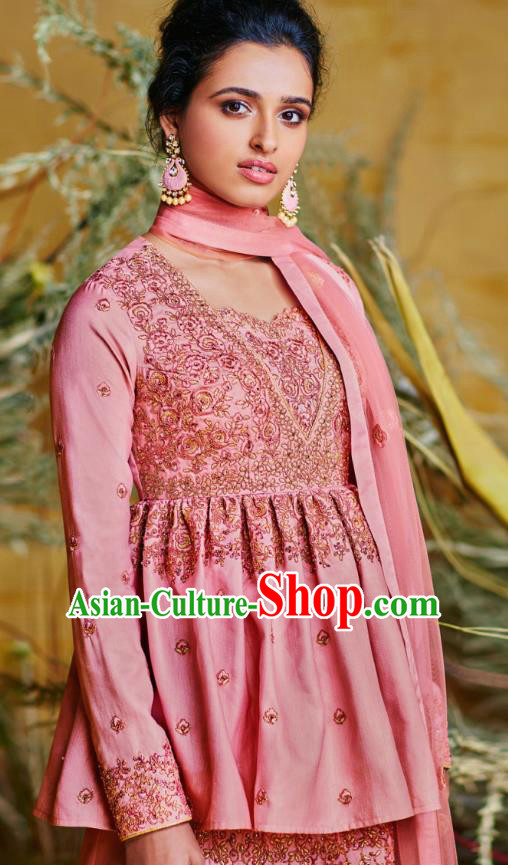 Asian India National Bollywood Punjab Costumes Asia Indian Traditional Dance Embroidered Pink Crepe Blouse and Skirt Sari Full Set