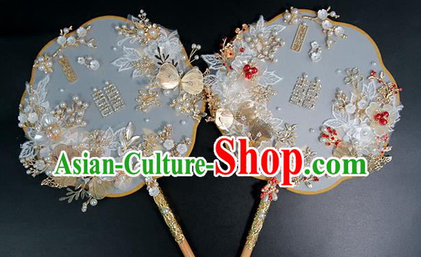 China Classical Wedding Circular Fan Traditional Handmade Shell Flowers Palace Fan