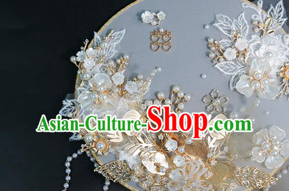 China Traditional Handmade Shell Flowers Palace Fan Classical Wedding Circular Fan