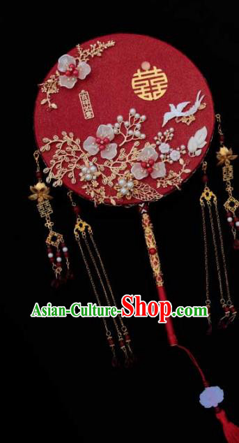 China Handmade Golden Tassel Palace Fan Classical Wedding Circular Fan Traditional Shell Flowers Fan