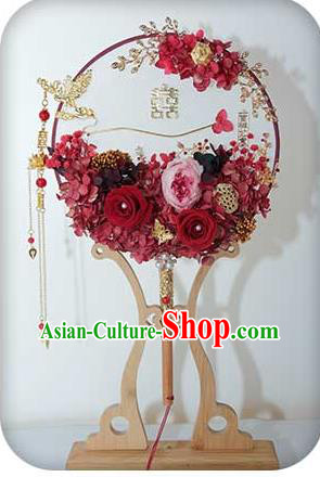 China Handmade Palace Fan Classical Wedding Circular Fan Traditional Red Rose Fan