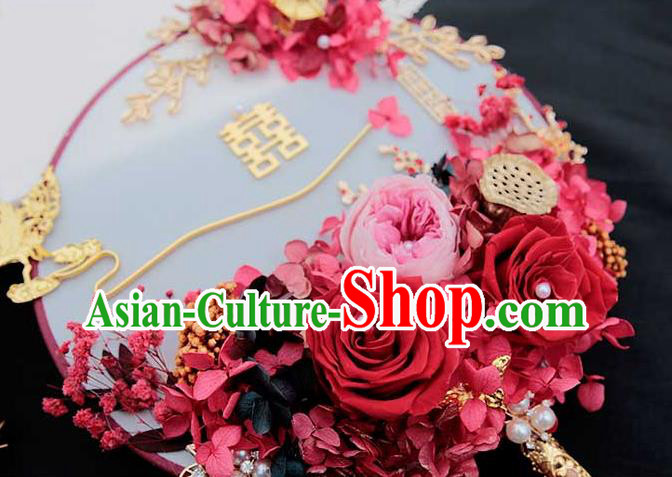 China Handmade Palace Fan Classical Wedding Circular Fan Traditional Red Rose Fan