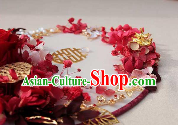 China Classical Wedding Circular Fan Traditional Red Rose Fan Handmade Palace Fan