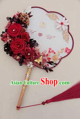 China Handmade Wedding Palace Fan Classical Dance Fan Traditional Bride Rose Flowers Fan