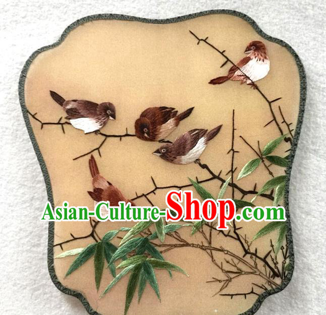 China Traditional Suzhou Embroidery Craft Handmade Palace Fan Embroidered Bamboo Silk Fan Hanfu Fan