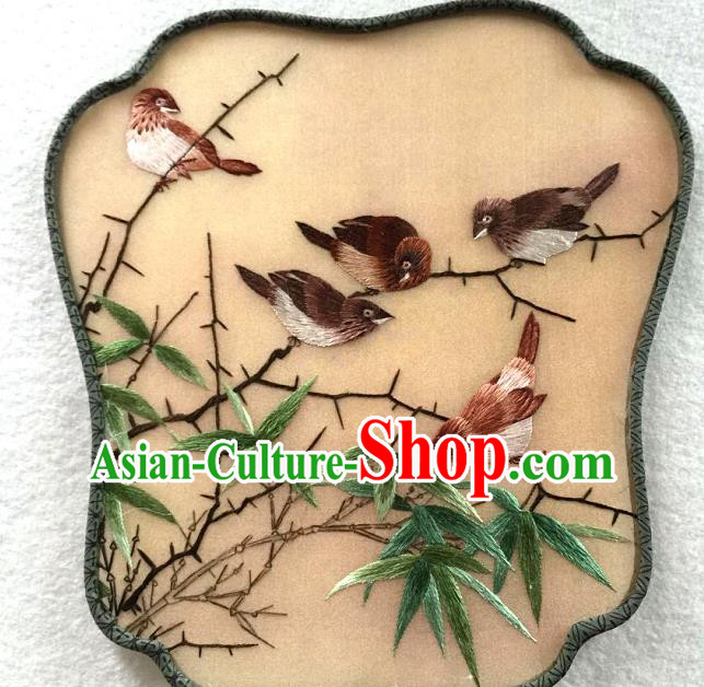 China Traditional Suzhou Embroidery Craft Handmade Palace Fan Embroidered Bamboo Silk Fan Hanfu Fan