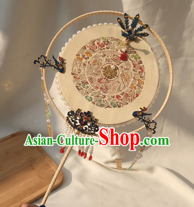China Handmade Wedding Blueing Phoenix Palace Fan Traditional Bride Embroidered Beige Circular Fan Classical Dance Pearls Silk Fan
