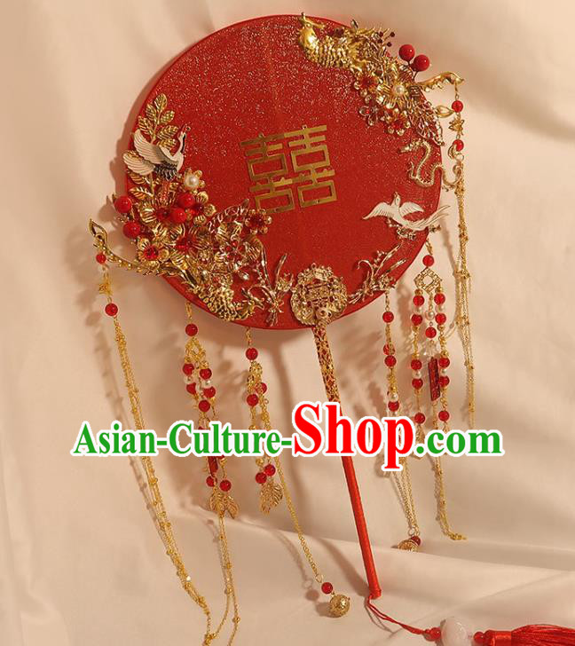 China Classical Dance Red Circular Fan Handmade Bride Palace Fan Traditional Wedding Golden Bells Tassel Fan