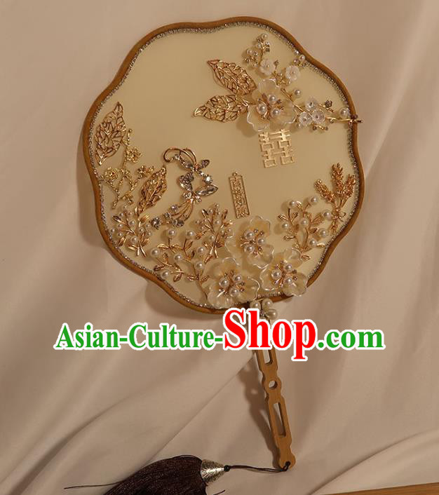 China Traditional Wedding Plum Blossom Fan Classical Dance Shell Flowers Fan Handmade Bride Pearls Palace Fan