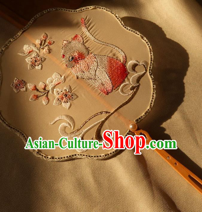 China Traditional Ancient Princess Embroidered Cat Circular Fan Handmade Hanfu Fan Bride Palace Fan