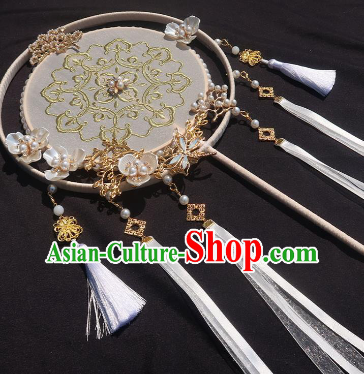 China Classical Wedding White Silk Fan Traditional Hanfu Fan Handmade Embroidered Palace Fan