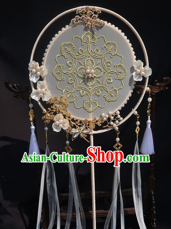 China Classical Wedding White Silk Fan Traditional Hanfu Fan Handmade Embroidered Palace Fan