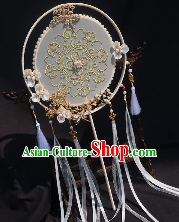 China Classical Wedding White Silk Fan Traditional Hanfu Fan Handmade Embroidered Palace Fan