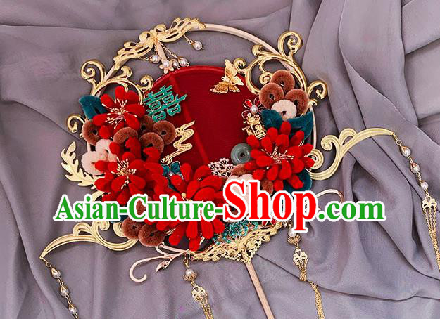 China Handmade Wedding Palace Fan Traditional Hanfu Silk Fan Classical Red Velvet Chrysanthemum Circular Fan