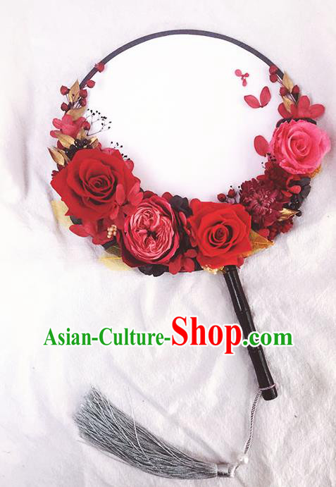 China Traditional Wedding Red Roses Fan Handmade Bride Palace Fan Classical Dance Circular Fan