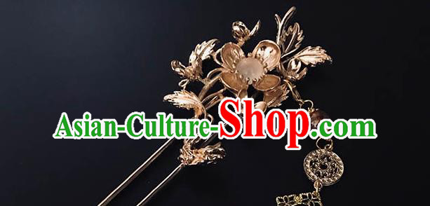 China Classical Golden Plum Blossom Hairpin Handmade Tassel Hair Stick Traditional Hair Accessories