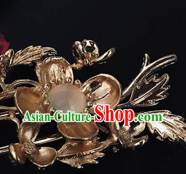 China Classical Golden Plum Blossom Hairpin Handmade Tassel Hair Stick Traditional Hair Accessories