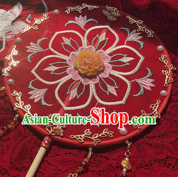 China Traditional Tang Dynasty Red Silk Fan Handmade Palace Fan Wedding Embroidered Circular Fan