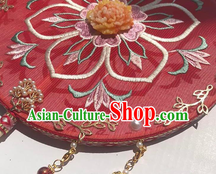 China Traditional Tang Dynasty Red Silk Fan Handmade Palace Fan Wedding Embroidered Circular Fan
