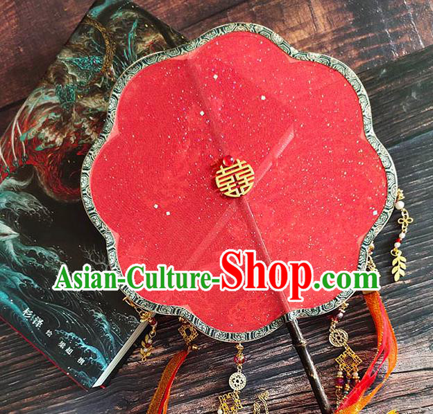 China Handmade Red Silk Fan Traditional Hanfu Fan Wedding Tassel Palace Fan