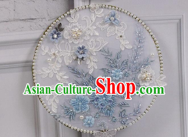 China Handmade Blue Lace Flowers Palace Fan Wedding Silk Fan Traditional Bride Circular Fan