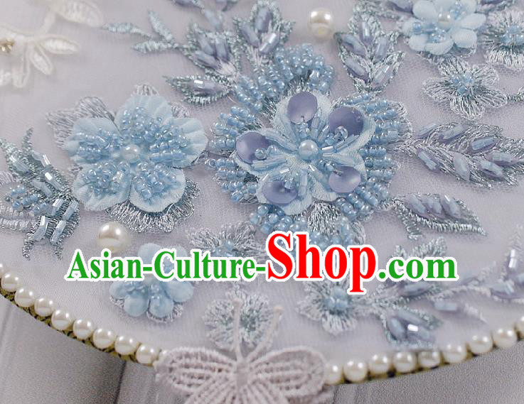 China Handmade Blue Lace Flowers Palace Fan Wedding Silk Fan Traditional Bride Circular Fan