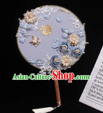 China Handmade Blue Roses Palace Fan Traditional Wedding Silk Fan Bride Circular Fan