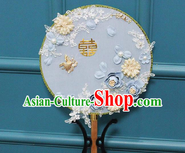 China Handmade Blue Roses Palace Fan Traditional Wedding Silk Fan Bride Circular Fan