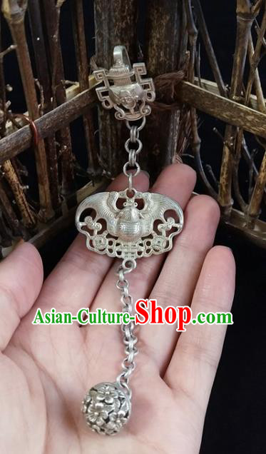 Handmade China Sachet Brooch Pendant Accessories Classical Cheongsam Argent Bat Breastpin Jewelry