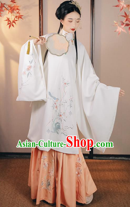 China Traditional Hanfu Dress Ming Dynasty Young Beauty Historical Clothing Ancient Noble Lady Costume