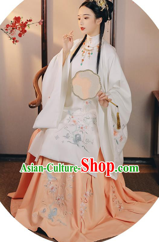 China Traditional Hanfu Dress Ming Dynasty Young Beauty Historical Clothing Ancient Noble Lady Costume