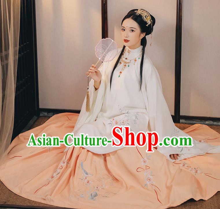 China Traditional Hanfu Dress Ming Dynasty Young Beauty Historical Clothing Ancient Noble Lady Costume