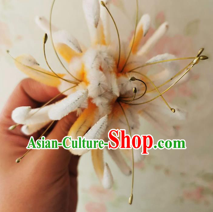 China Handmade Manjusaka Hair Stick Traditional Hanfu Yellow Velvet Hairpin