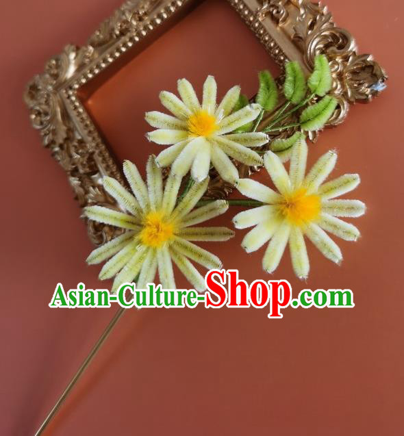 China Ancient Hanfu Velvet Daisy Hairpin Traditional Handmade Hair Accessories