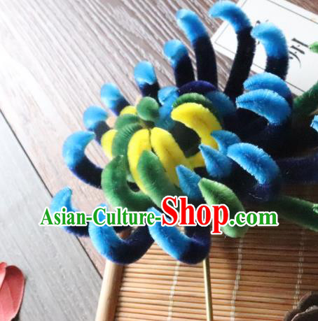 China Classical Hanfu Green Hair Stick Traditional Ancient Court Lady Velvet Chrysanthemum Hairpin