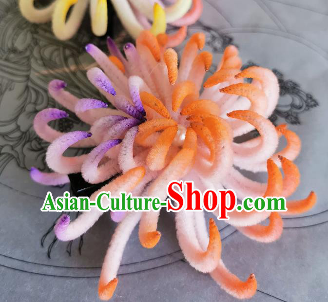 China Ancient Princess Hair Stick Handmade Light Pink Velvet Chrysanthemum Hair Claw Traditional Hanfu Hairpin