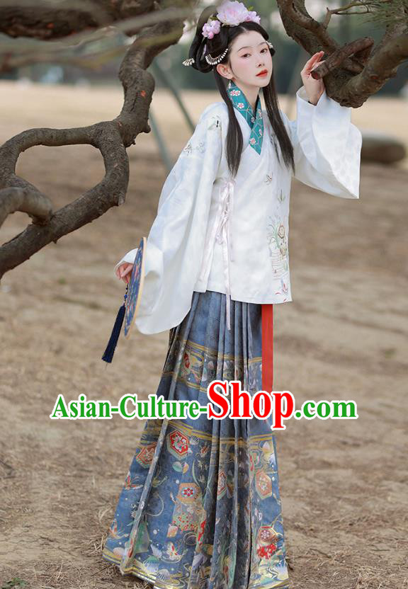 China Traditional Ming Dynasty Patrician Lady Historical Clothing Ancient Young Beauty Embroidered Costumes