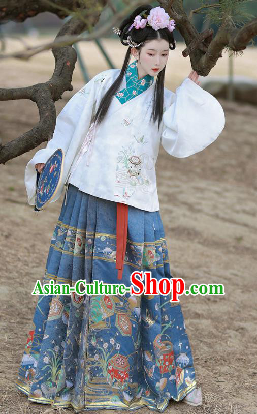 China Traditional Ming Dynasty Patrician Lady Historical Clothing Ancient Young Beauty Embroidered Costumes